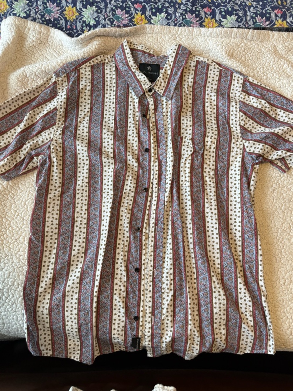 Vintage-Inspired Short Sleeve Button-Down Shirt in Cream and Rust